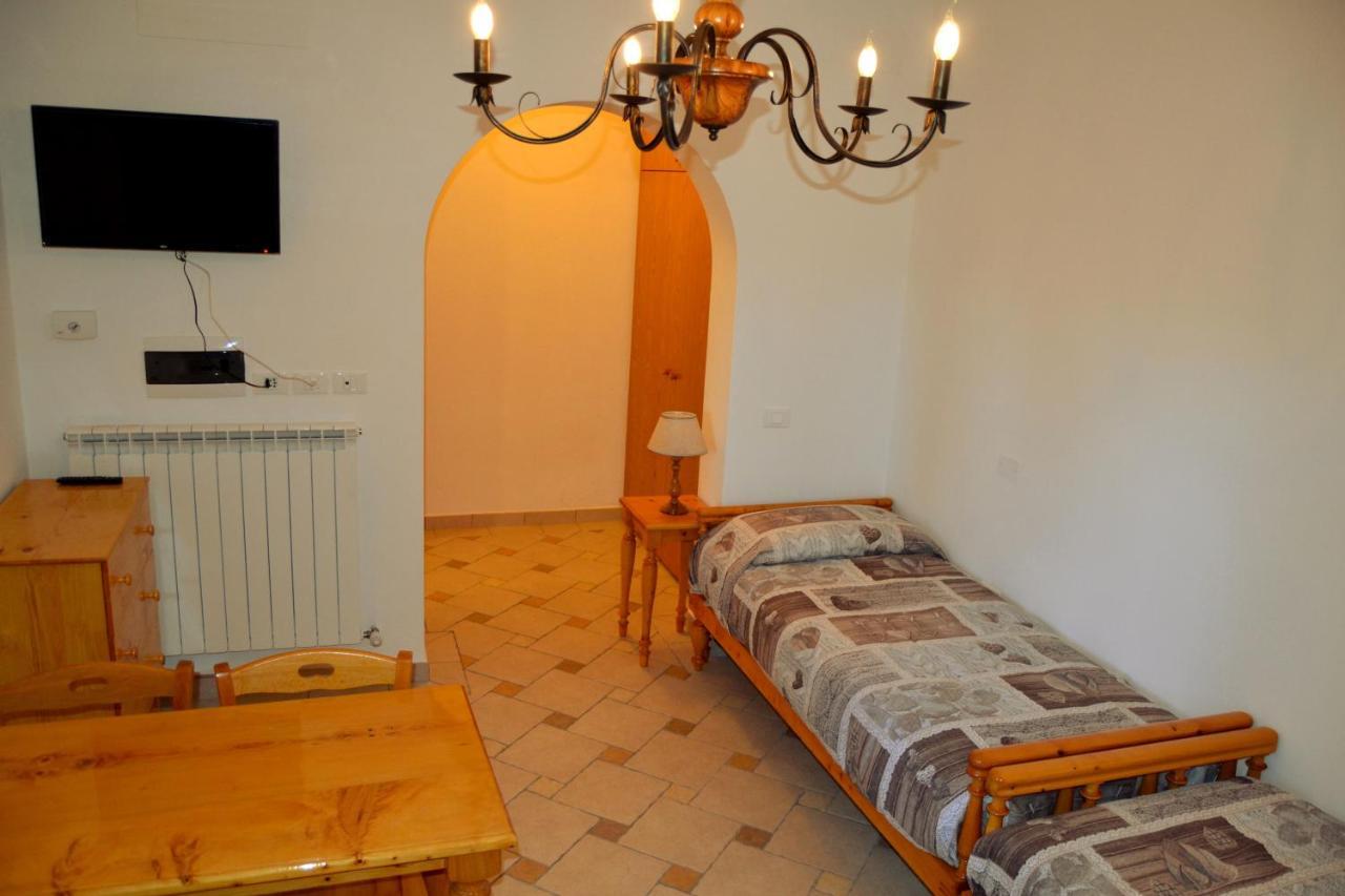 Agriturismo Poggio Al Pino Montelupo Fiorentino Dış mekan fotoğraf