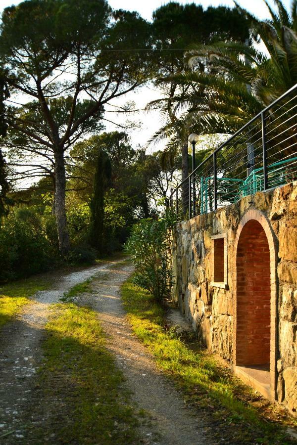 Agriturismo Poggio Al Pino Montelupo Fiorentino Dış mekan fotoğraf
